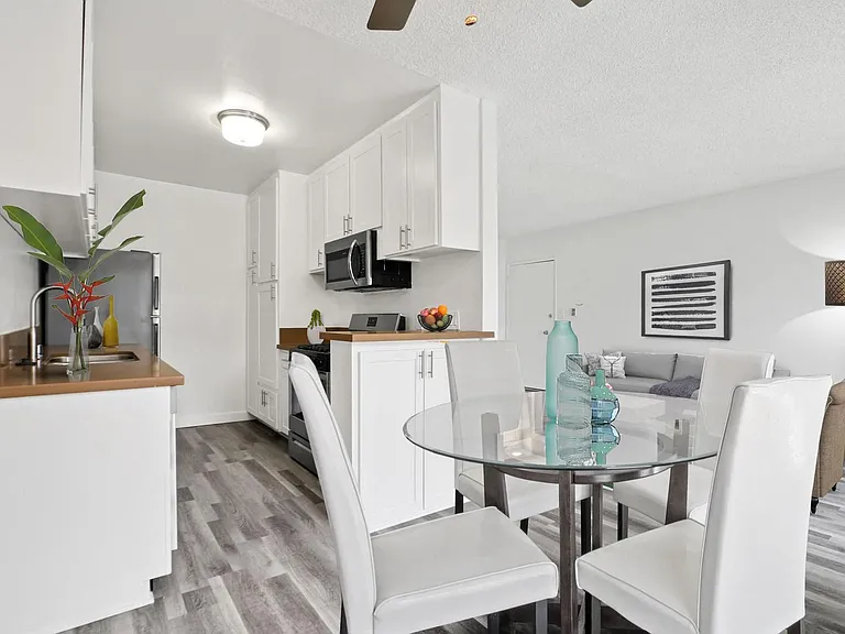 1624 Camden Ave — Photo 48