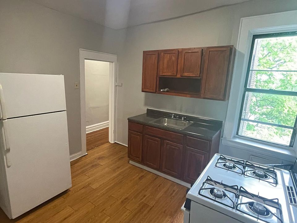 1st image of 184 N Arlington Ave #3