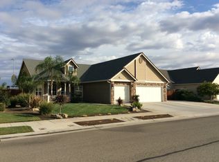 529 W Serena Ave, Clovis, CA
