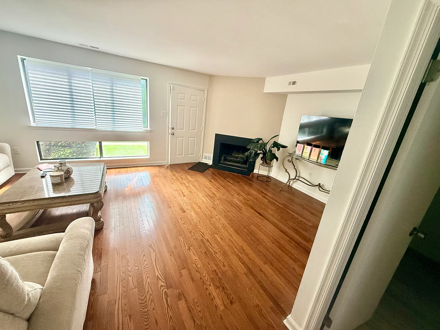3 bed, 1566 sqft, $2,895 — Photo 4