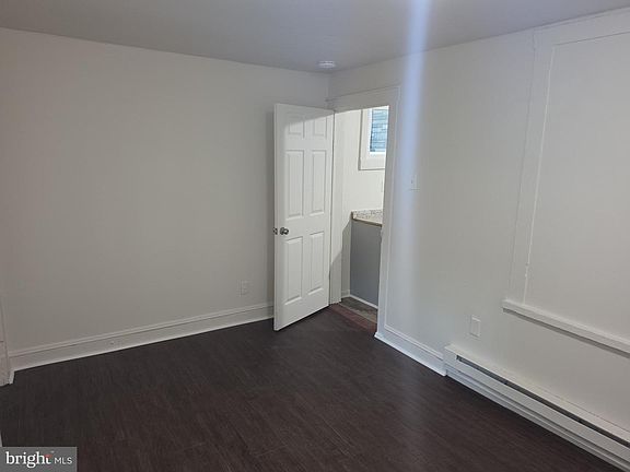 5th image of 243-245 E Valley Rd