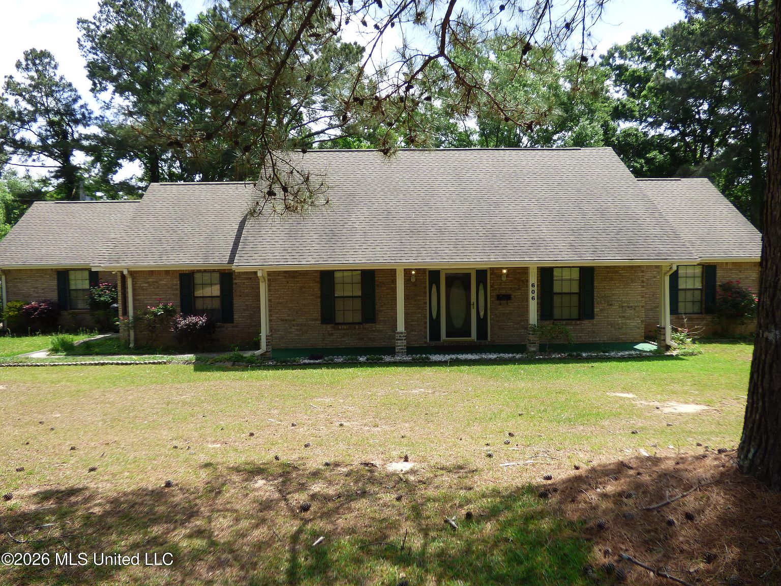 606 Lakeview Ave, Mccomb, MS 39648 | Zillow
