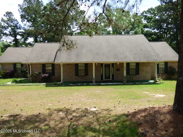 606 Lakeview Ave, McComb, MS 39648