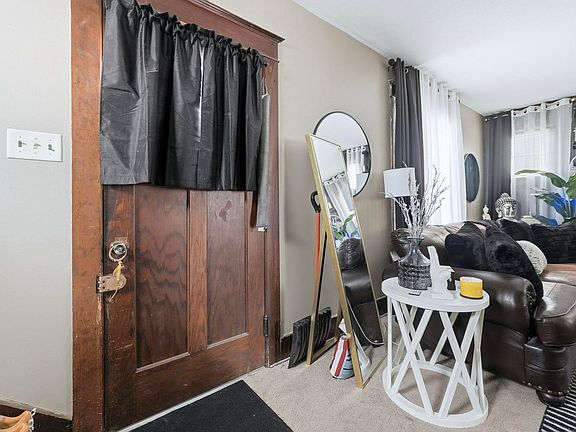 3rd image of 3114 Webster St