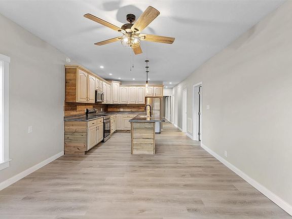 4th image of 419 W Elvins Blvd