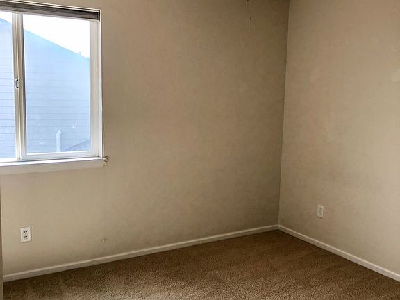 3rd image of 4867 Mount Belford Dr