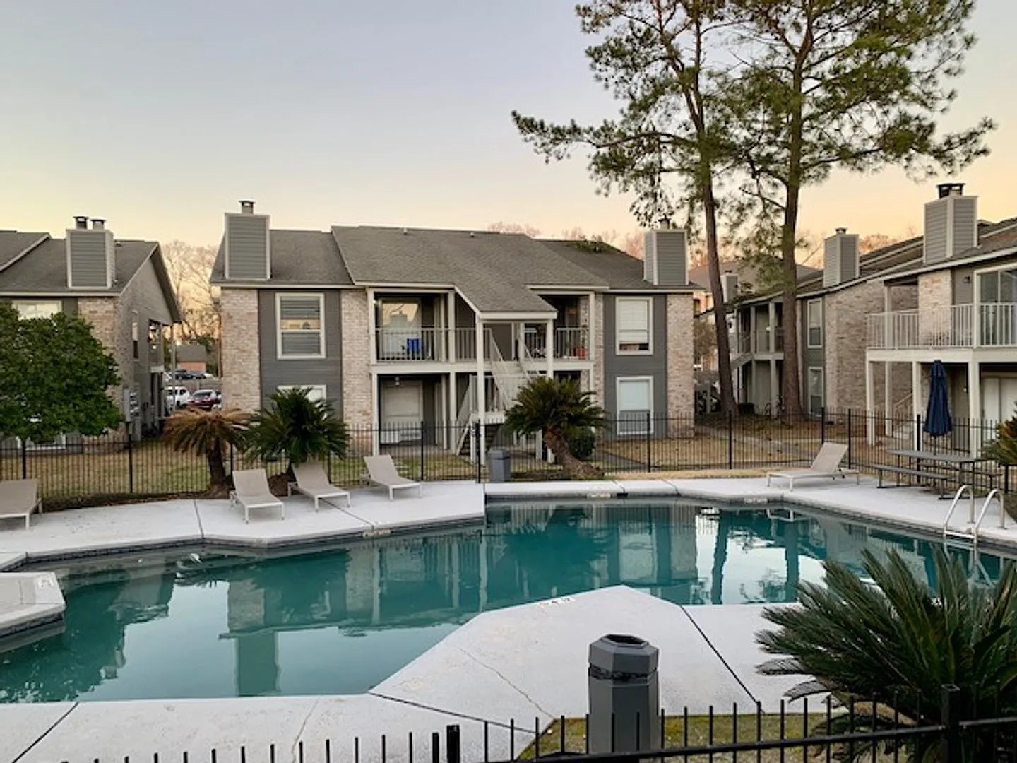 Near LSU - 2 Bedroom 2 Bath Condo — Photo 2