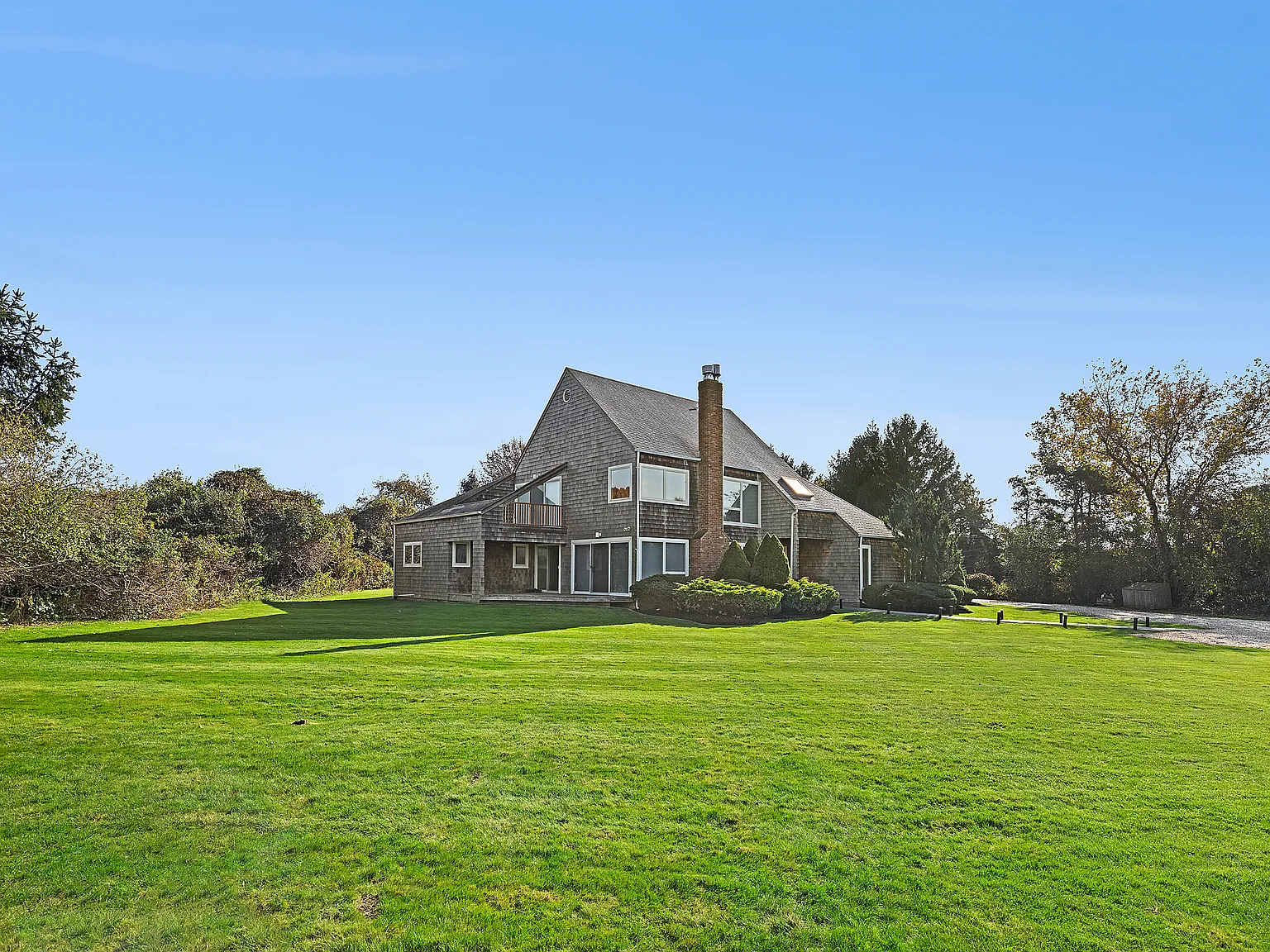 4 Bedroom in Sagaponack with Pond Views — Photo 4