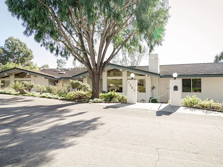 1082 Via Los Padres — Photo 37
