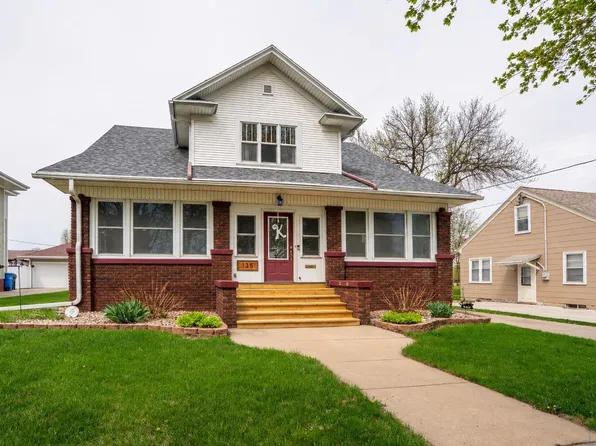 135 6th Ave NE, Le Mars, IA 51031