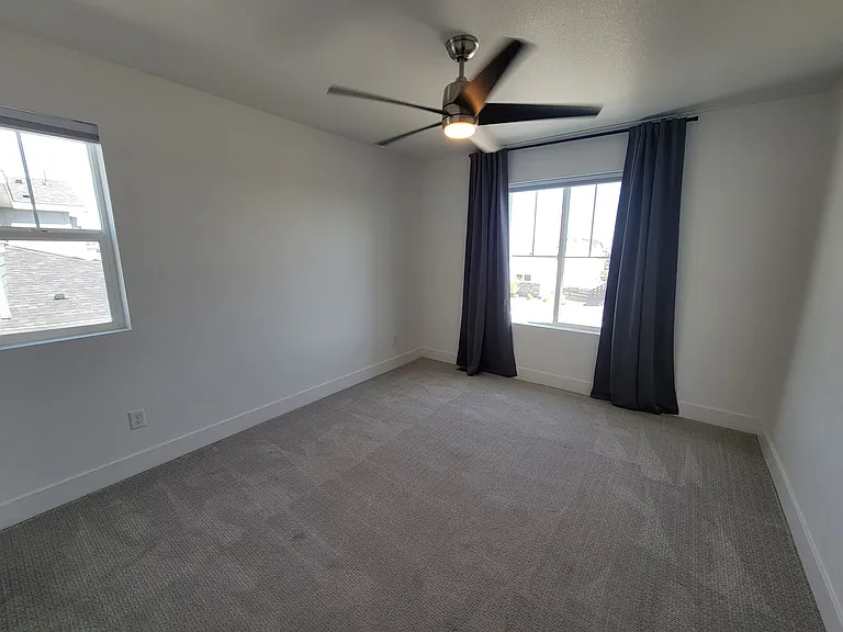 58 Marlowe Dr — Photo 31
