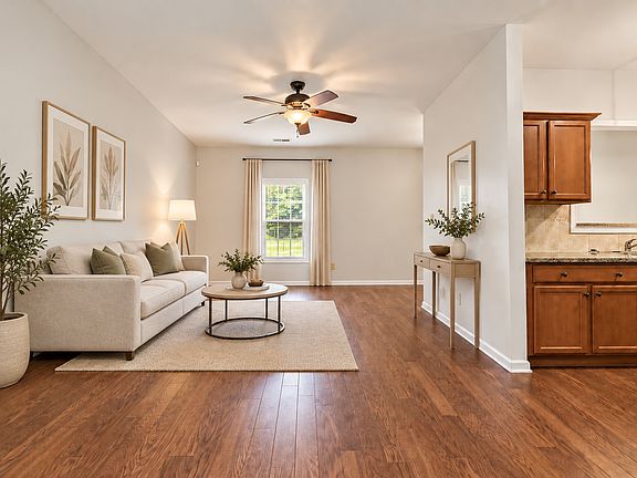 3rd image of 125 Burgess Ln