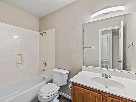 4th image of 705 Timothy John Dr