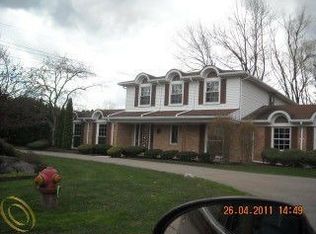 28887 Still Valley Dr, Farmington Hills, MI 48334
