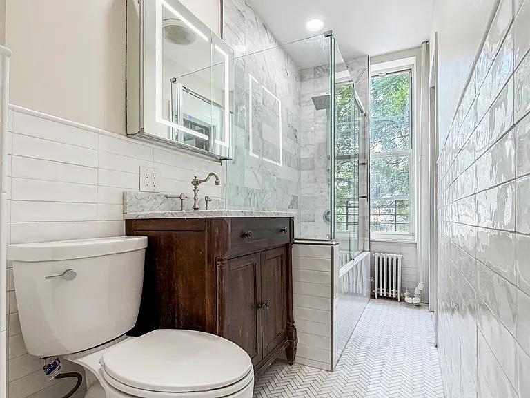 248 Vernon Ave #2A — Photo 11