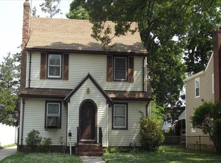406 Pine St, Freeport, NY 11520
