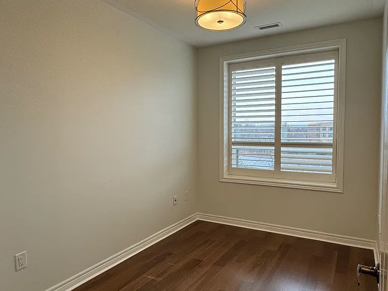 383 Main St E #422 — Photo 12