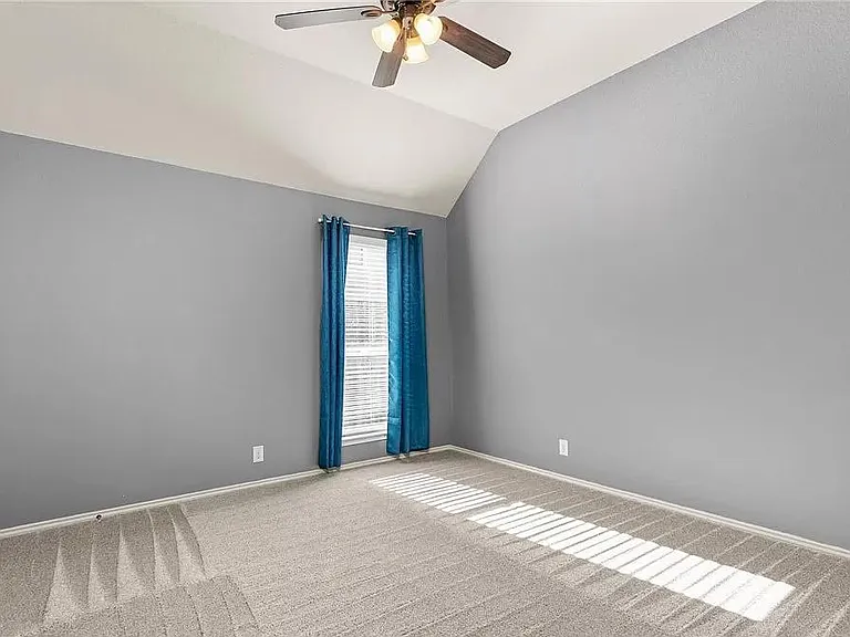 3028 Saddlehorn Dr — Photo 18