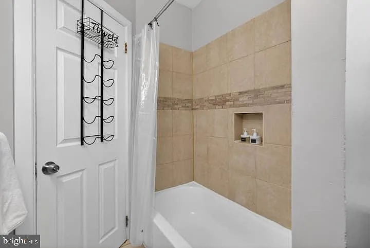 1119 Montello Ave NE — Photo 32