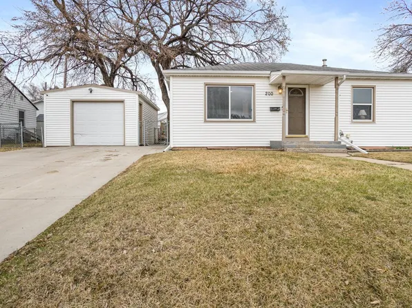 200 12th Ave SE, Minot, ND 58701