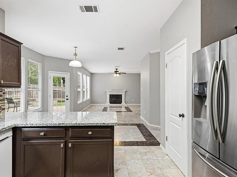 2813 Cortez Dr — Photo 9