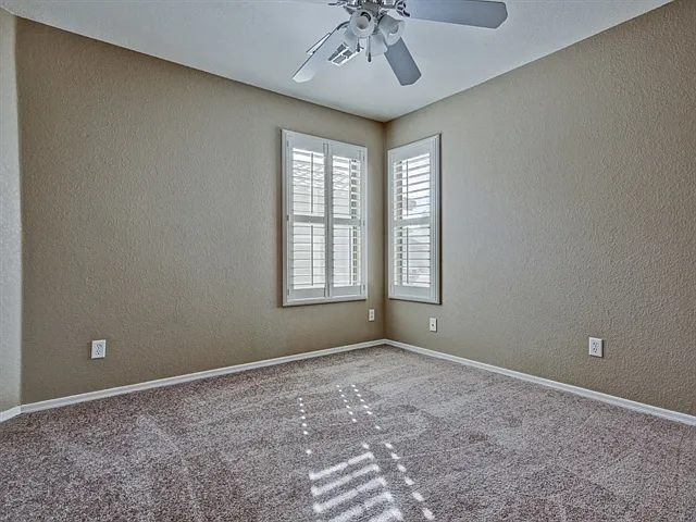 15866 W Tara Ln — Photo 10