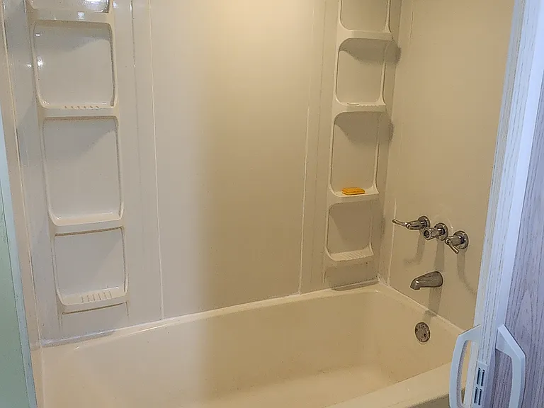 642 W Penn St — Photo 7