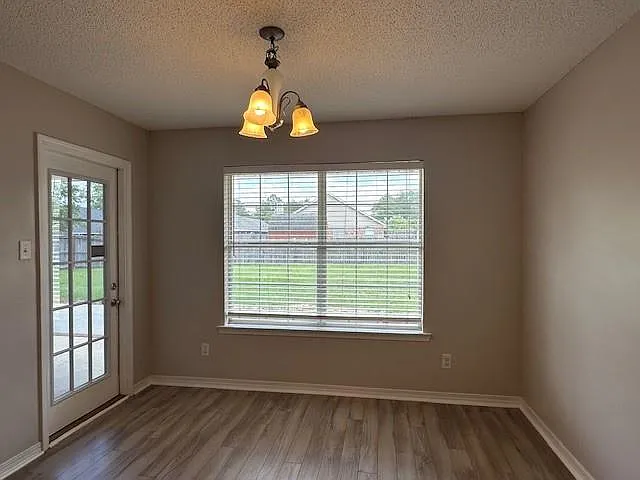 2719 Rosebud Dr — Photo 8