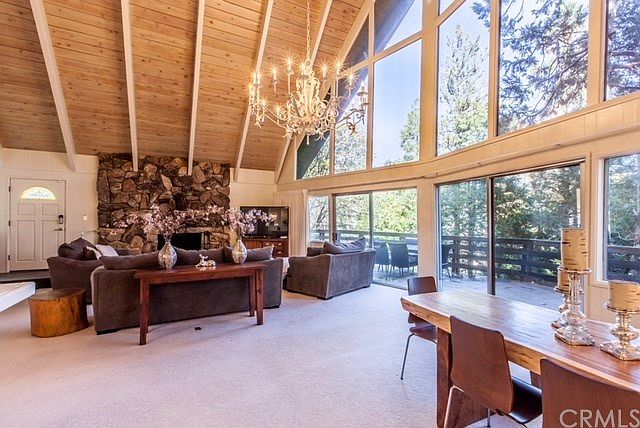1st image of 892 Jagerhorn Dr