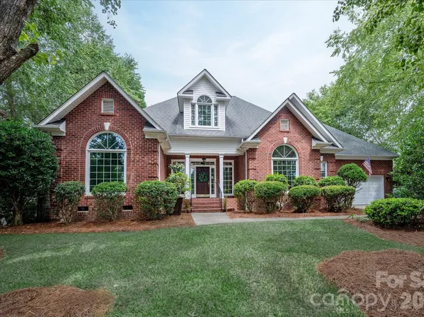 313 Tally Ho Dr, Indian Trail, NC 28079