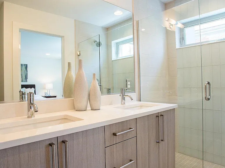 Master Bath w/ Dual Sinks