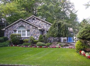 26 4th St, Park Ridge, NJ 07656