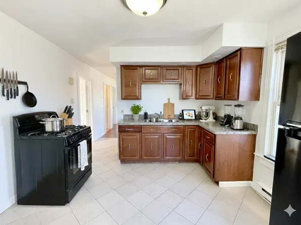 76 E Pearl St #3, Torrington, CT 06790