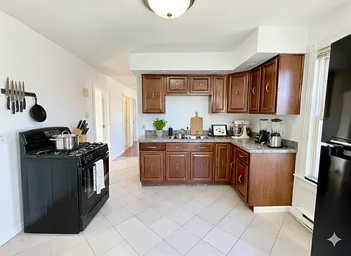 76 E Pearl St #2 Photo 1