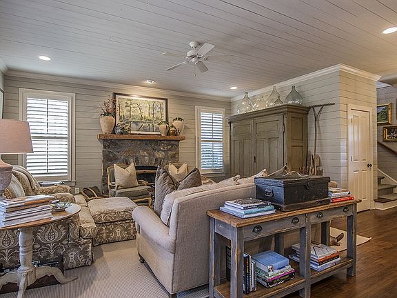 4th image of 142 Long Leaf Ln