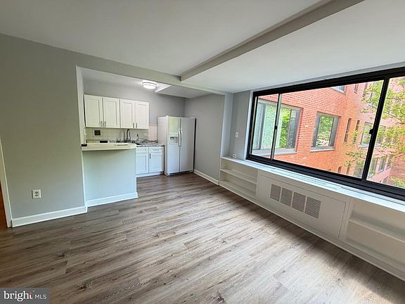 3rd image of 1021 Arlington Blvd APT 601