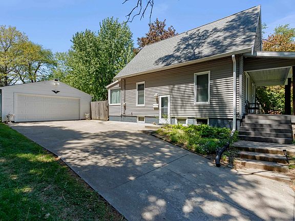 2nd image of 4209 N Grand Blvd