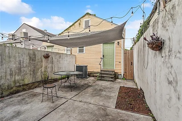 334 Elmira Ave — Photo 9