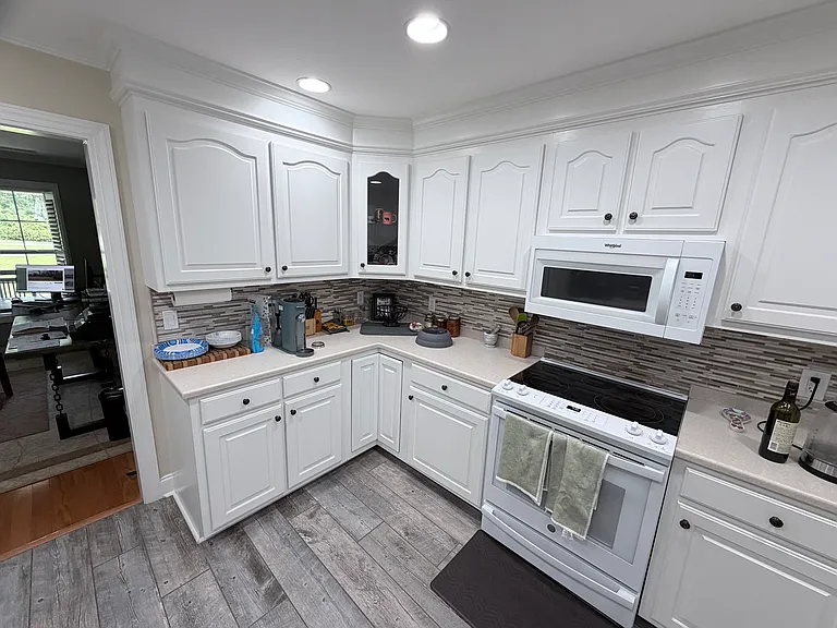 90 Old Spring Ct — Photo 8