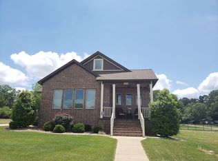 1025 Essex Dr, Benton, AR 72019