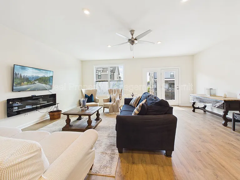 1241 Old Trail Dr — Photo 9