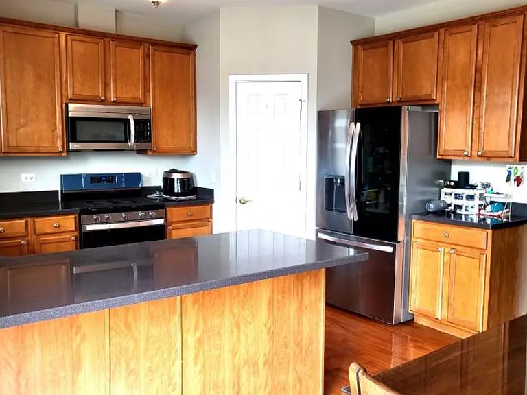 1717 Maple Ave — Photo 9