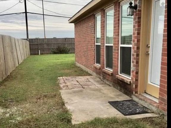 3rd image of 1218 Brookvalley Dr