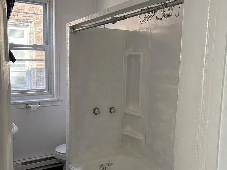 5135 Irving St #2 — Photo 8