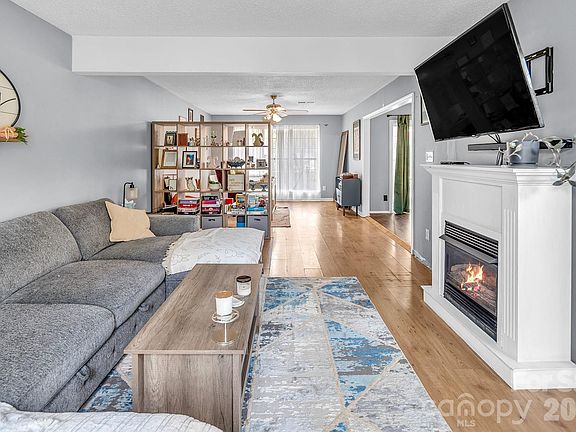 5th image of 7422 Autumn Trail Dr