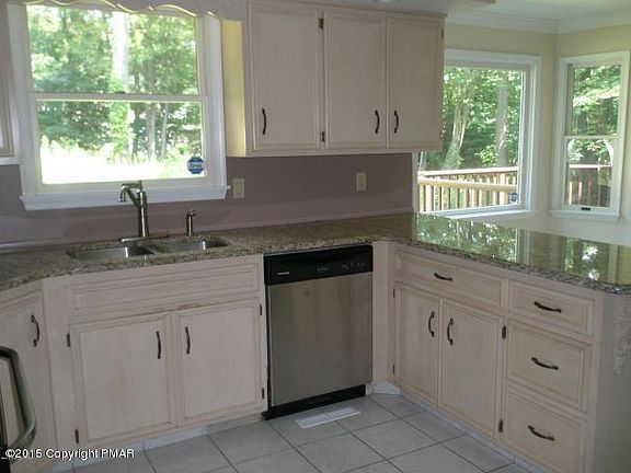 2nd image of 318 Tara Hill Dr