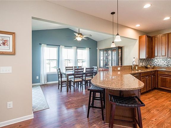 4th image of 37638 Hunter Lake Dr