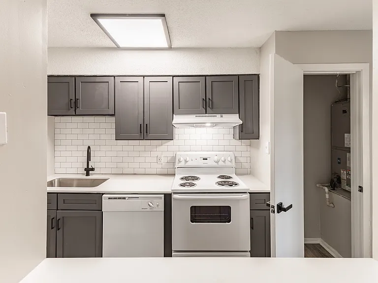 Brookridge Apartments — Photo 16