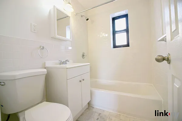 Rented by Link NY Realty | media 10