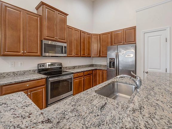 4th image of 370 Appalachian Ln